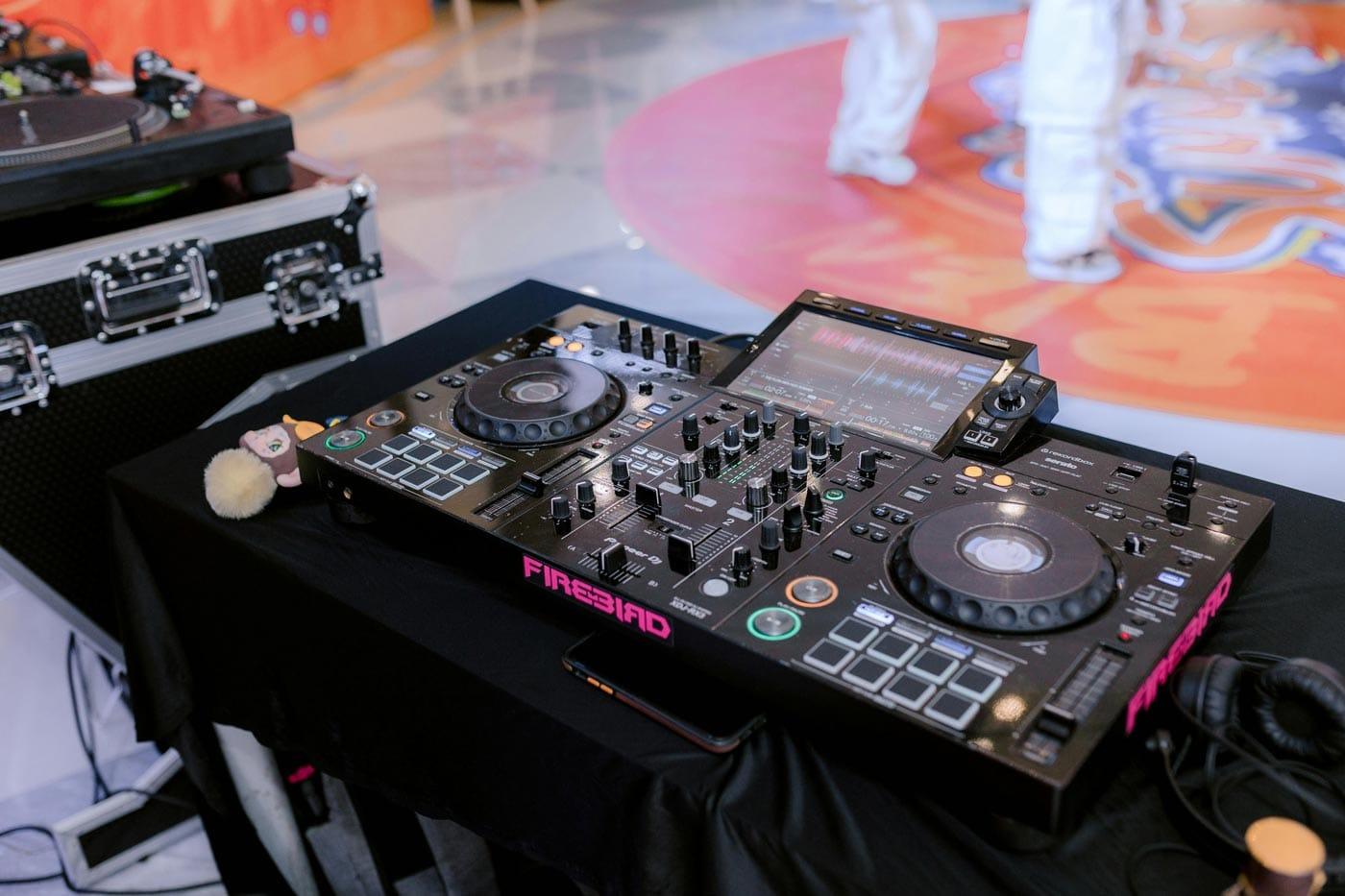 How to Let Wedding Guests Request Songs Without Bothering the DJ